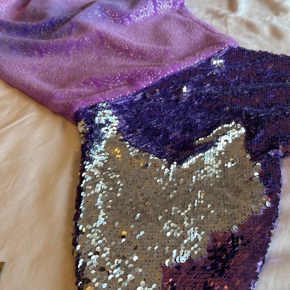 Mermaid tale blanket with sequined tail - Picture 6 of 11